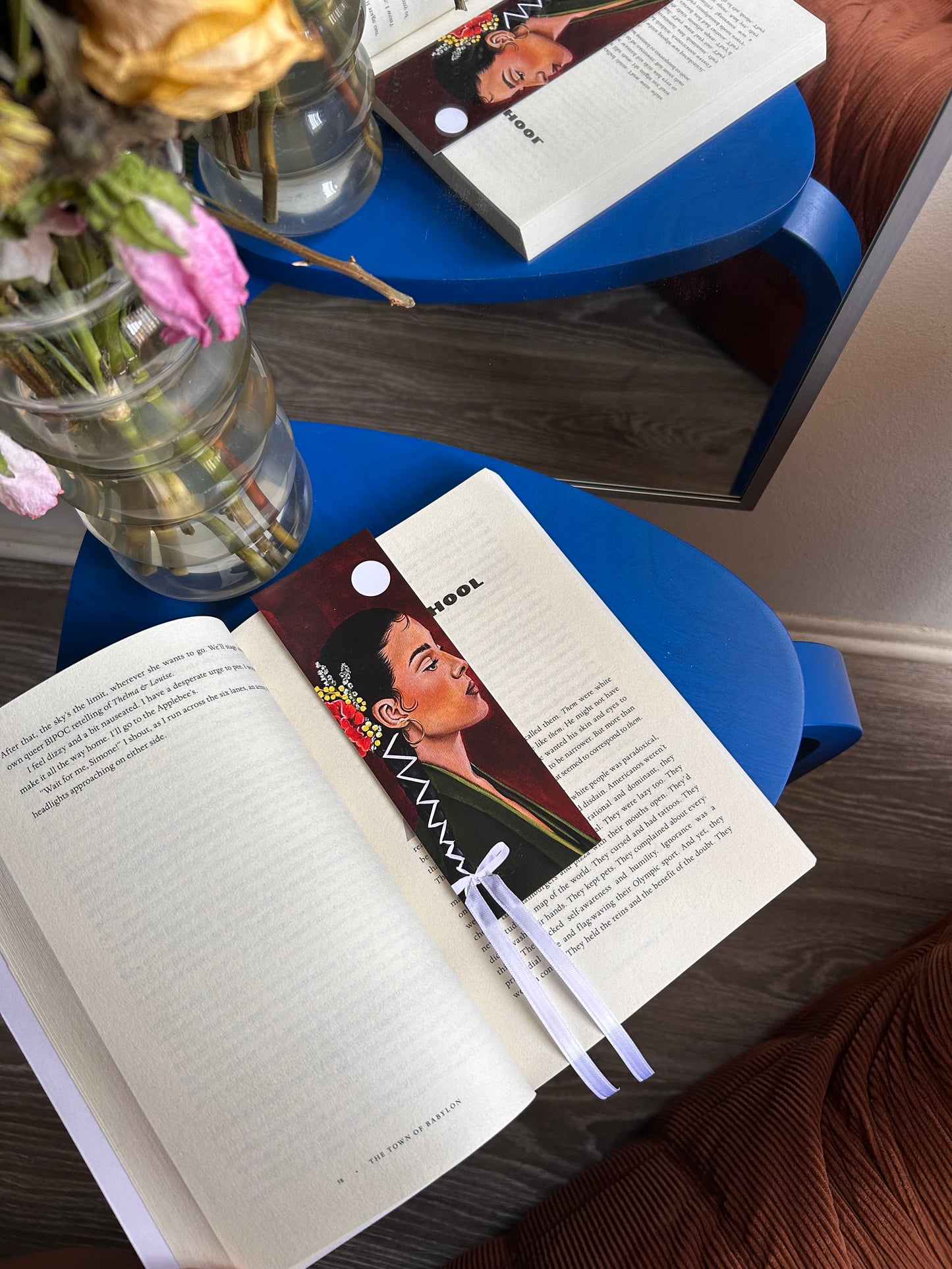 Mujer En Verde Bookmark